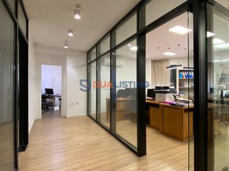 Office 317m2 For Rent Near the Center At Barrikadave Street!!
