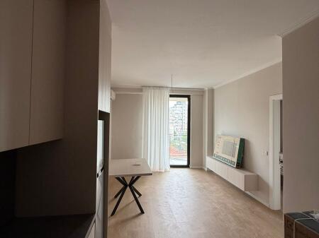 Locale Commerciale in Affitto – Via Mine Peza