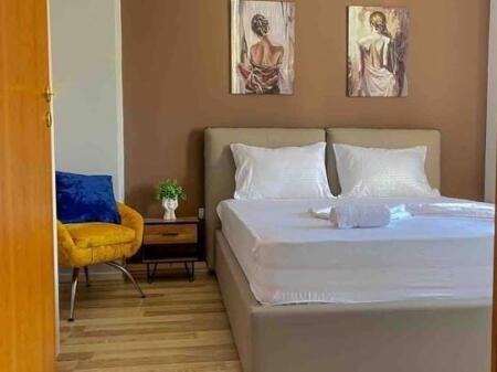 🏡 Jepet apartament 1+1 me qira te Pazari i Ri, me pamje nga Qendra