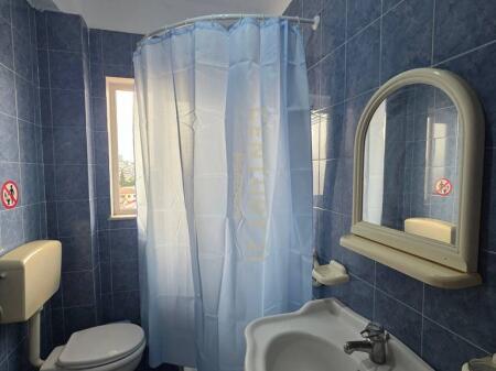 Japim Apartament 2+1 Me Qira prane Faramcise 10 , 600 € /Muaj