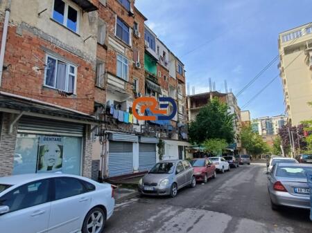 Tek Ish Tregu Elektrik,Jepet Me Qira Ambient I Pershtatshem Per Aktivitete Te Ndryshme !