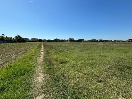5800 m land for sale in Kamëz. (Near the Municipality) Ideal for any kind of activity especially for construction access on an asphalt road and only 300 m away from the main road