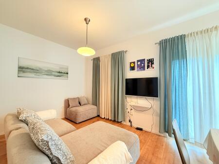 Jepet me Qira Apartament 2+1 + Post Parkimi (Liqeni i Thatë)