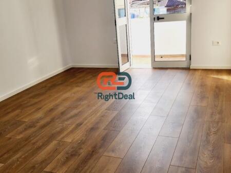 Ne Ali Dem, Tek Shkolla 1 Maj Shitet Apartament 2+1 Me Planimetri Te Rregullt Dhe Orientim Perfekt !!