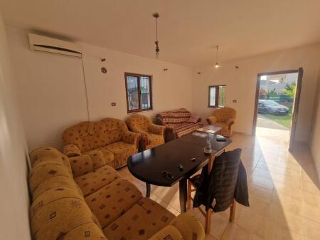 Complete private house for rent for only 400 euros on "Ramadan Çeku" Street behind the military hospital, Laprake