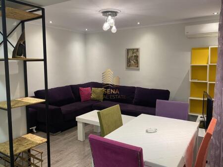 Affitto, Appartamento 2+1+balcone, Xhamllik, 550 Euro/Mese