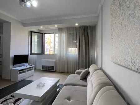 🏠 Shitet Apartament 3+1+2 📍 Rruga e Kavajës, pranë Qendrës