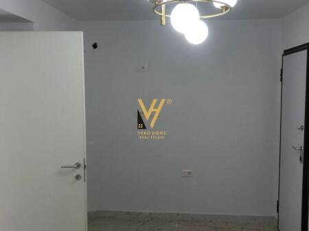 UFFICIO DI 50 M2 IN AFFITTO A HOXHA TAHSIM 500 EURO