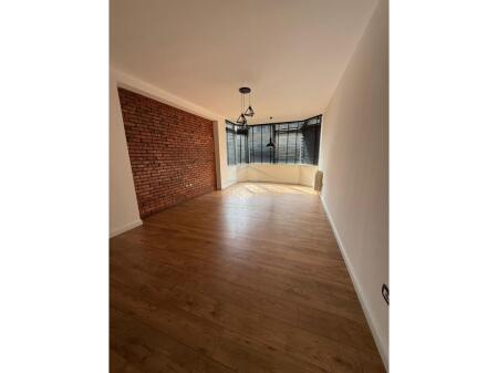 Qira, Apartment 2+1+2, Komuna E Parisit, Tirana.
