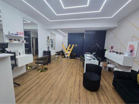 HAIRDRESSER 51 M2 FOR RENT IN SAUK 500 EURO