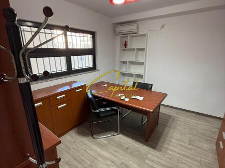 UFFICIO IN AFFITTO 16 M2 CENTRO 50.000 LEKE