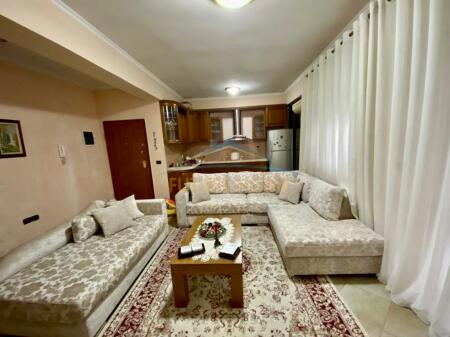 Qera, Apartament 1+1, Rruga e Barrikadave