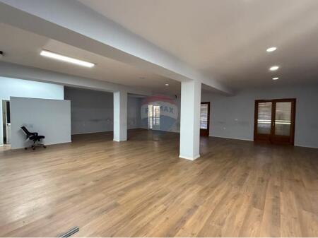 Office for rent at Brryli for 850 Euro!