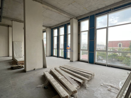 LOCALE COMMERCIALE IN AFFITTO 550M2 "NUOVO BOULEVARD" 2700 EURO.