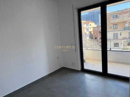 Jepen me Qira 1 Apartamente – Rruga Karl Gega, Tiranë Kompleksi LURA 450 € /Muaj