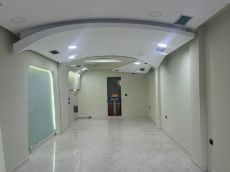 LOCALE COMMERCIALE IN AFFITTO 40M2 "RRUGA MINE PEZA" 50.000 LEKE.