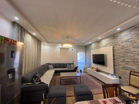 Rent, Apartment 2+1+2+Parking Space, Selitë, Tirana.