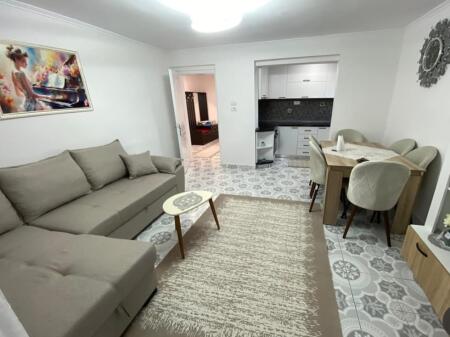 Affittasi Appartamento 2+1 ○ Ex Ristorante Durazzo, Tirana