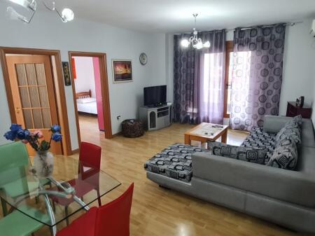 🏠 APARTAMENT 2+1+2 ME QIRA – LAPRAKË