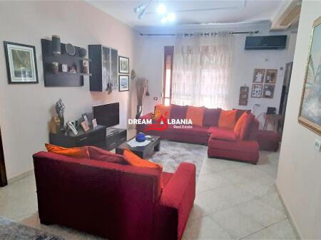 Apartament 3+1 me qera ne zonen e 21 Dhjetorit prane Policise Bashkiake ne Tirane (ID 4231272)