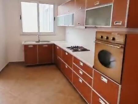 Jepet me qera apartament 2+1+2 tualete+2 ballkone ne Astir pran Vila L