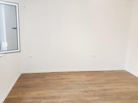 Appartamento 2+1 in vendita all'ingresso di Ali Demi, vicino alla Scuola “1 Maj”