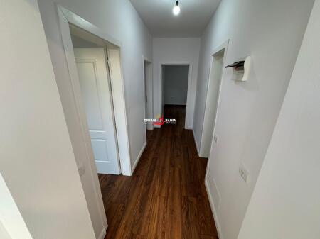 Appartamento 2+1 in Vendita Via Kavaja, vicino a Globe a Tirana (ID 41295742)