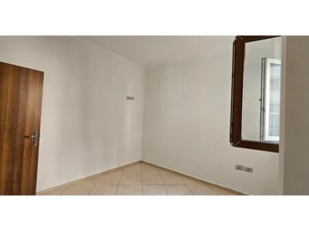 Apartament 2+1 për qira përballë Eleonorës