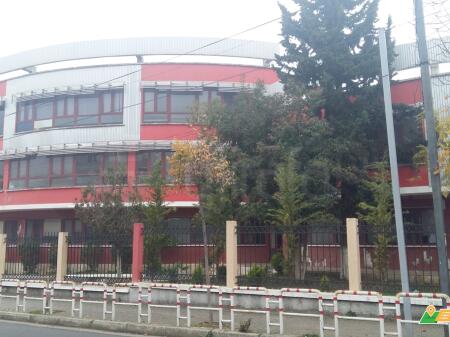 Tirane, shitet apartament 2+1+Ballkon Kati 5, 94 m² (Prane Shkolles se Kuqe)