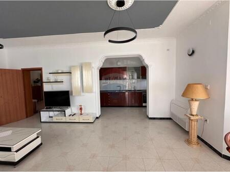 Ingresso villa in affitto a Qytet Studenti