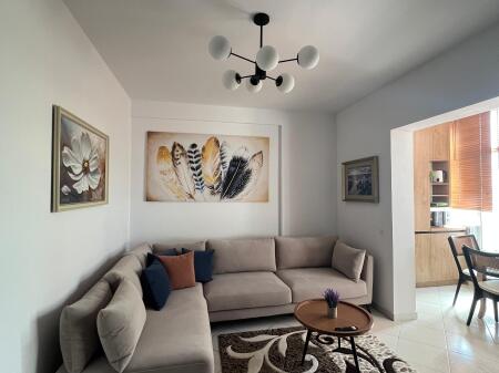 For Rent: 1+1 newly renovated * *(📍Eleonora- near Kodra e Diellit  )* - Fl.1 - *550€/Month* - Area 70 m² || Very quiet area✨ -