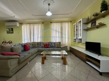 Qera , Apartament 2+1+2 , te Unaza e Re