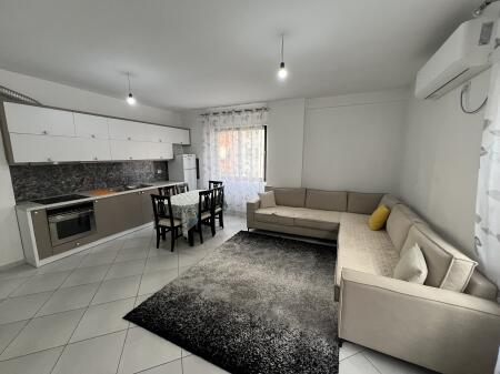 Jepet me qera apartament 3+1+2 ne Astir prane Ozone