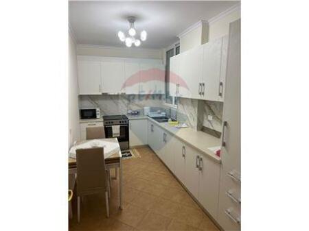 Jepet me qira apartament 2+1 tek Rruga e Kavajes