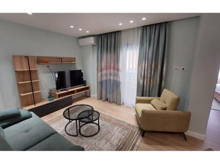 Jepet me qira apartament 1+1 te Komuna e Parisit