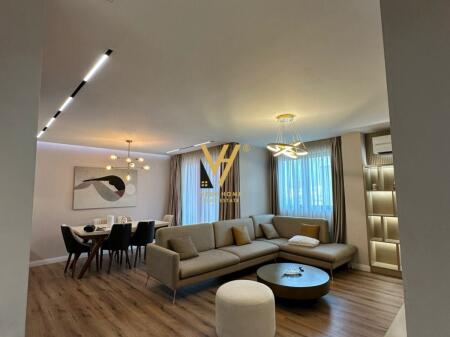 JEPET APARTAMENT 3+1+2+BLK ME QERA TE RRUGA TEODOR KEKO 1.000 EURO