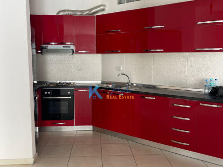 Appartamento 2+1+2 in VENDITA ad Astir, dietro il bar Bohem