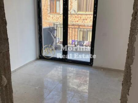 Qera, Apartament 3+1, Pazari i Ri, 800 euro/muaj
