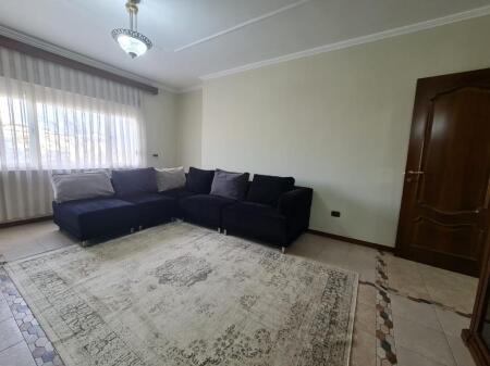 Apartament 3+1+2 WC+ 1 Lavanteri (📍Bulevardi Zogu i Parë, pranë Intesa San Paolo)