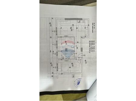 Shitet 2+1 te Brryli