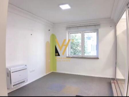 UFFICIO DI 130 M2 IN AFFITTO IN VIA DURRESIT 2.000 EURO