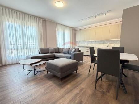 Apartament 2+1+post parkimi me qira Xhamlliku !