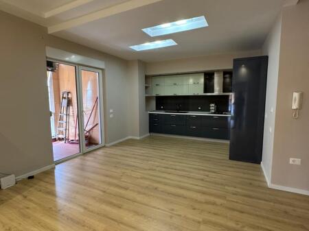 Shitet,Apartament 2+1+Parkim, Oxhaku, Kompleksi Colombo.