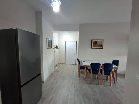 Xhamllik,jepet me qira apartament 1+1! 600 Euro