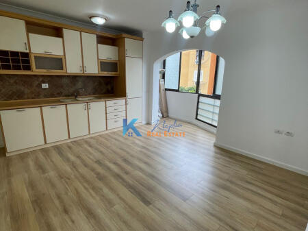 Apartament 2+1 per SHITJE te Ish Fusha e Aviacionit