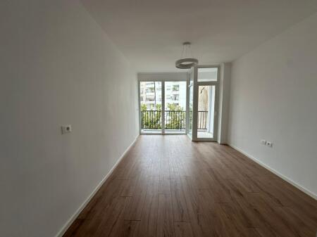 Apartament 1+1 per shitje prane Viva Market ne Don Bosko.