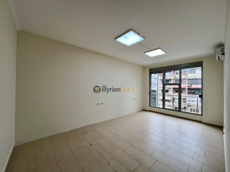 Affittasi, Appartamento 2+1+2 Bagni, “9-Piani”, Tirana