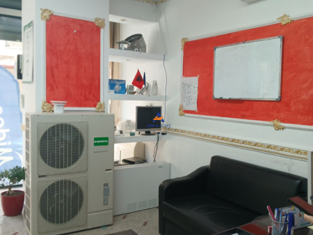 UFFICIO IN AFFITTO 48M2 "21 DHJETORI" 450 EURO.