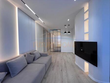 Shitet apartament 2+1 , 21 Dhjetori