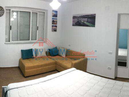 Apartament Garsoniere ne Shitje te Medreseja Tirane